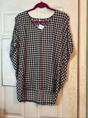 Shopin LA Black & White Houndstooth Dolman Sleeveless Top Size L